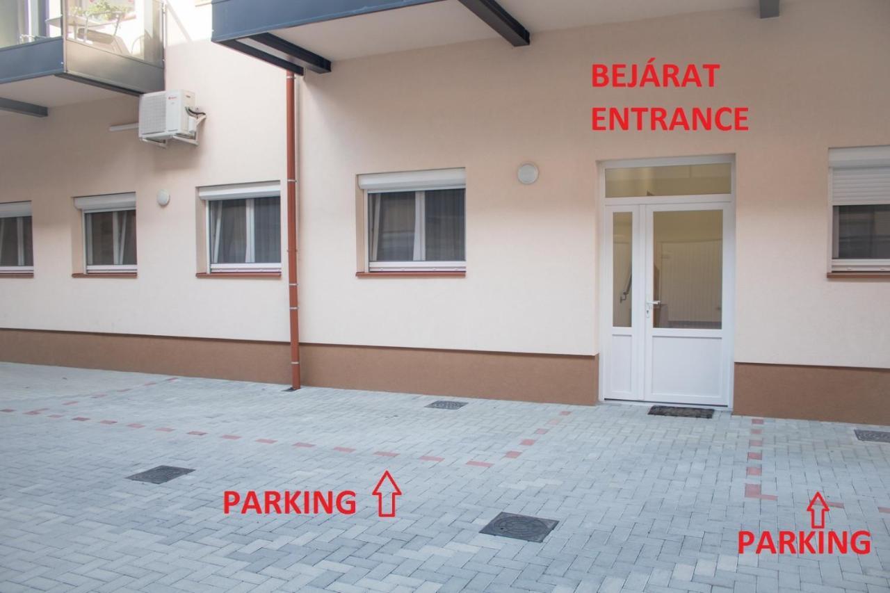 Trika Apartman Apartment Sarvar Exterior photo